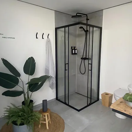 Båthotell Luxus Hausboot - Exklusives Wohnen Auf Dem Wasser